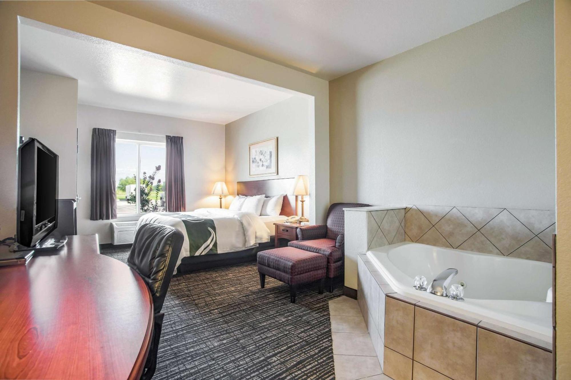 Quality Inn Parsons North Esterno foto