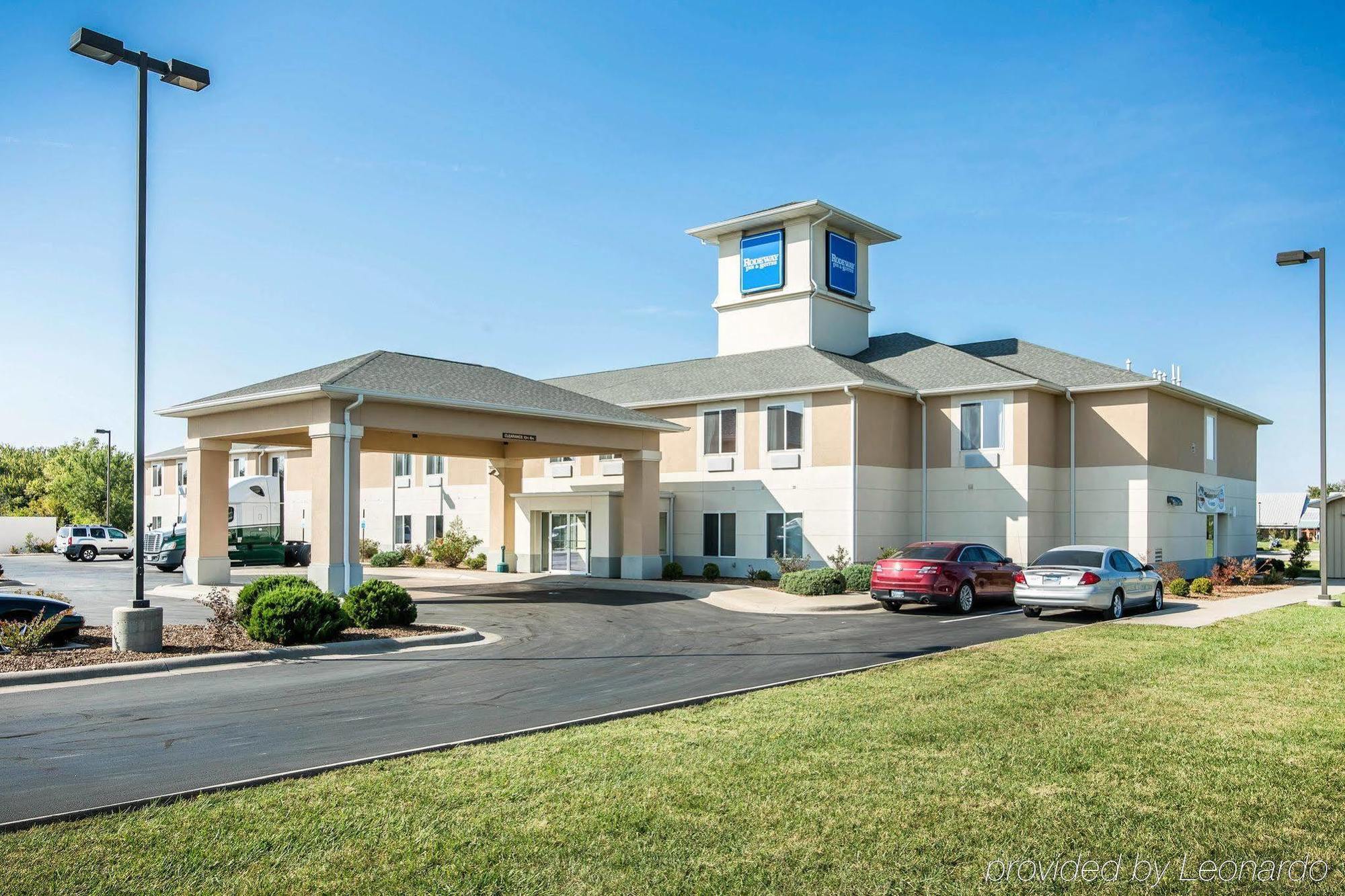 Quality Inn Parsons North Esterno foto